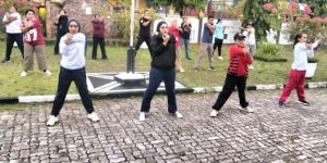 Senam Bersama, Tingkatkan Kesehatan Dan Kekompakan Antar Pegawai